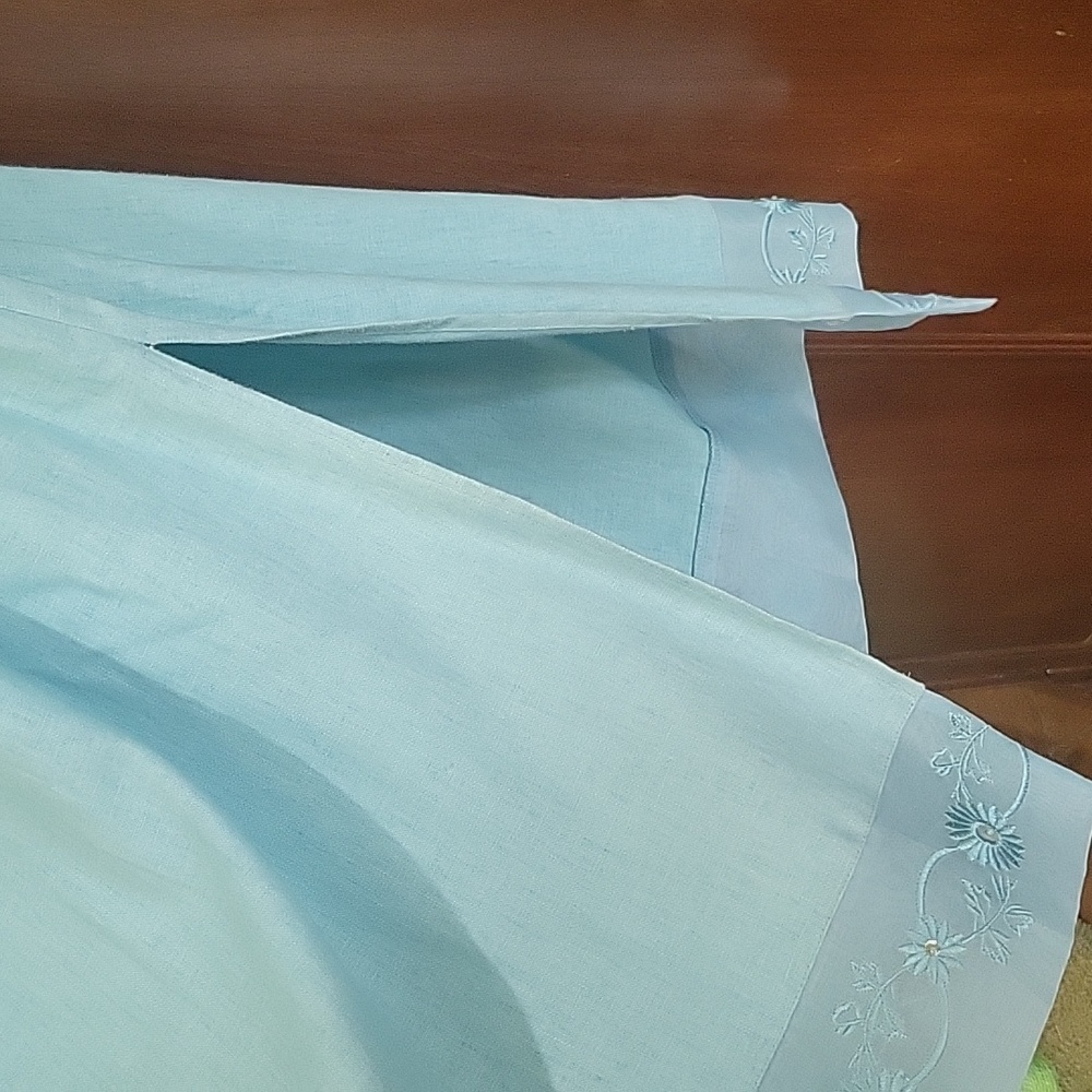 Beautiful linen/rayon long skirt made by Sag Harbor, size 12. - Picture 2 of 5